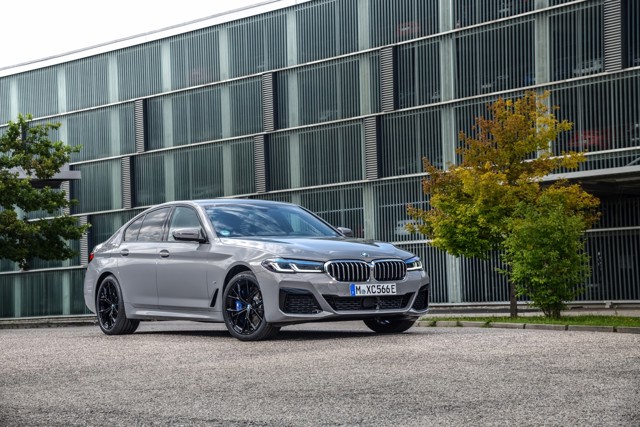 Bmw 5 Series Sedan photo 90