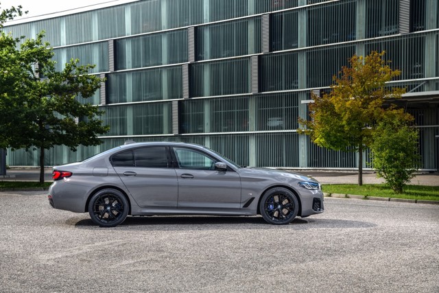 Bmw 5 Series Sedan photo 94