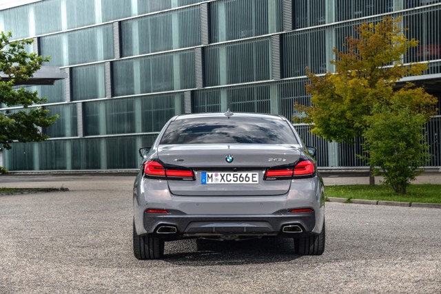 Bmw 5 Series Sedan photo 96