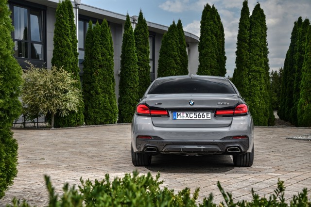 Bmw 5 Series Sedan photo 102