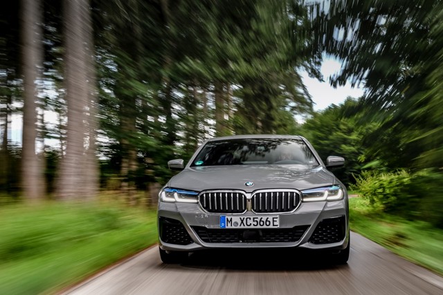 Bmw 5 Series Sedan photo 103
