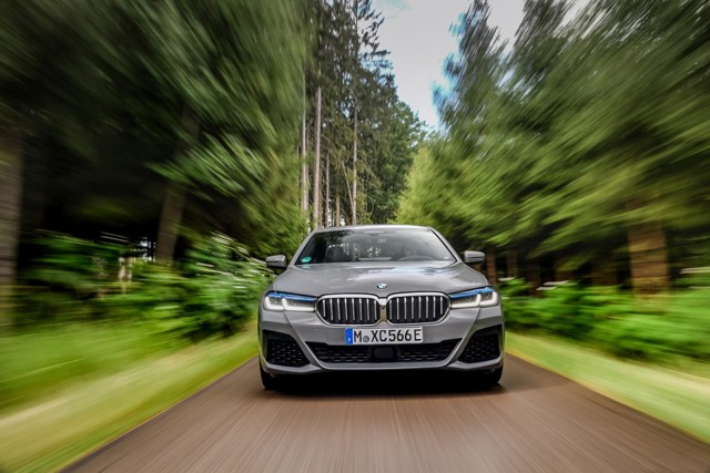 Bmw 5 Series Sedan photo 104