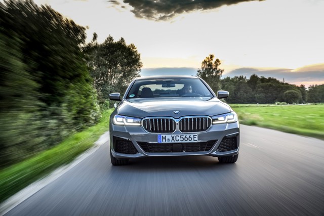 Bmw 5 Series Sedan photo 106
