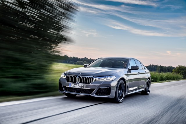 Bmw 5 Series Sedan photo 107