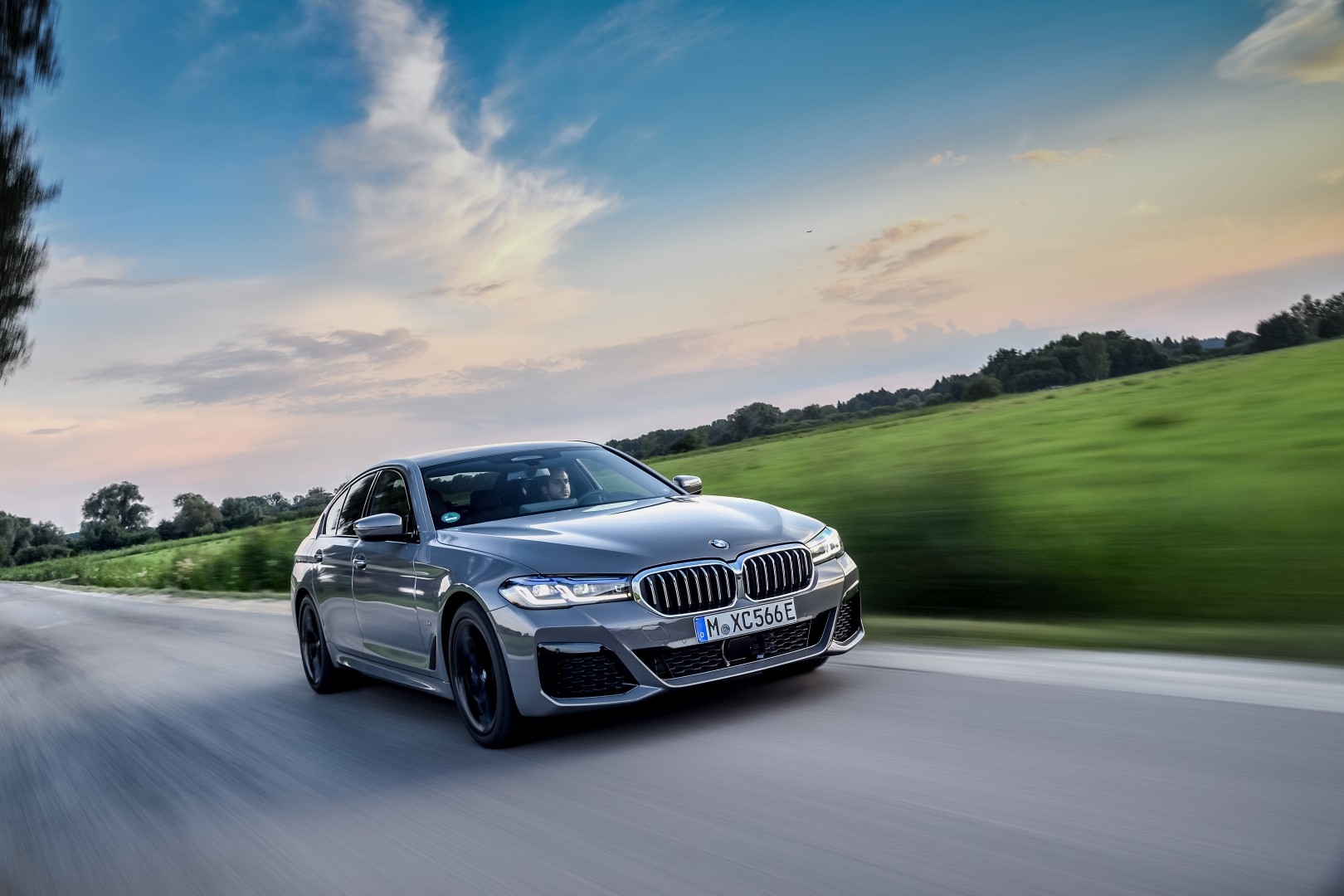 Bmw 5 Series Sedan photo 108