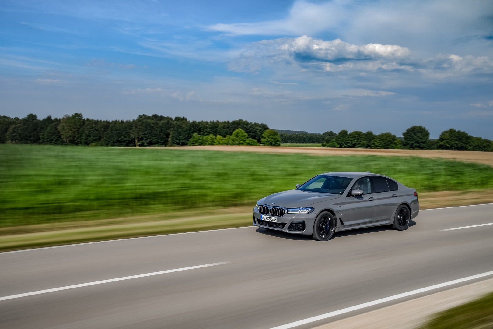 Bmw 5 Series Sedan photo 111