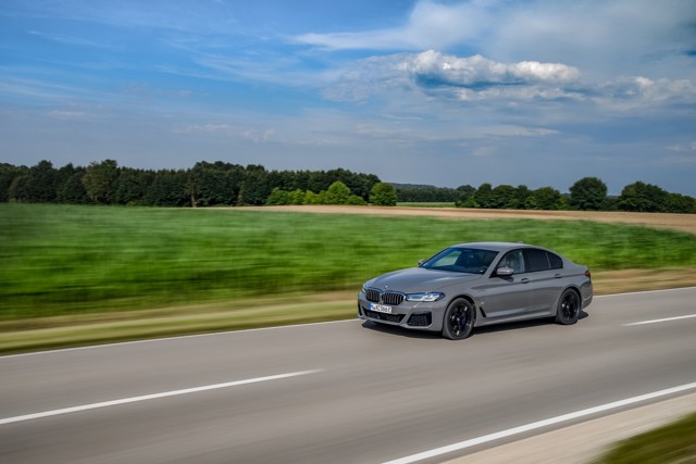 Bmw 5 Series Sedan photo 111