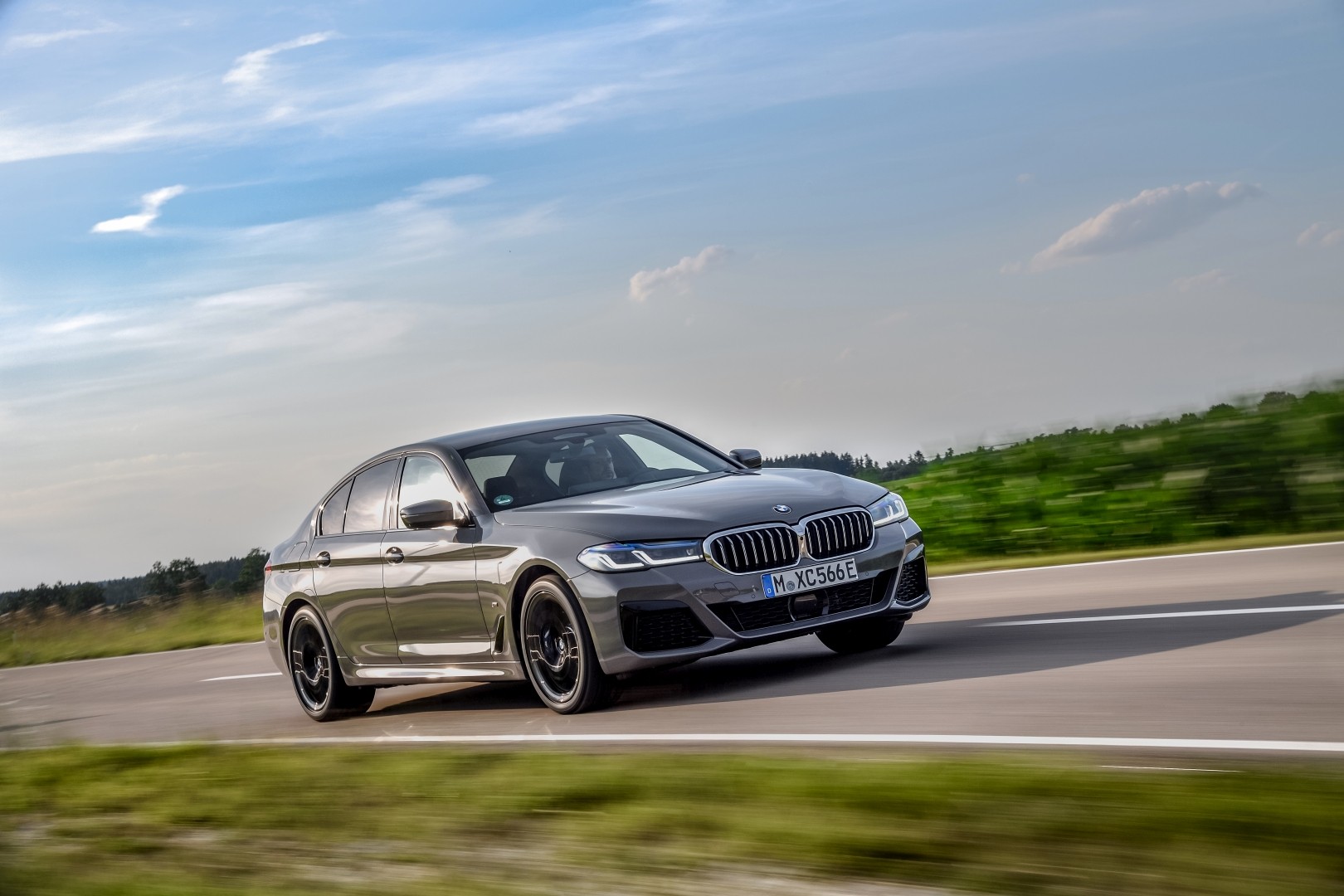 Bmw 5 Series Sedan photo 120