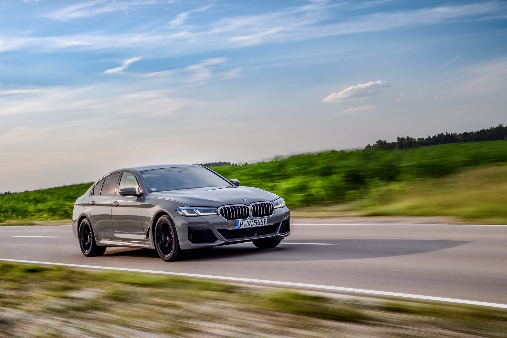 Bmw 5 Series Sedan photo 123