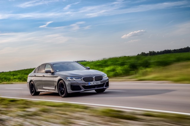 Bmw 5 Series Sedan photo 123