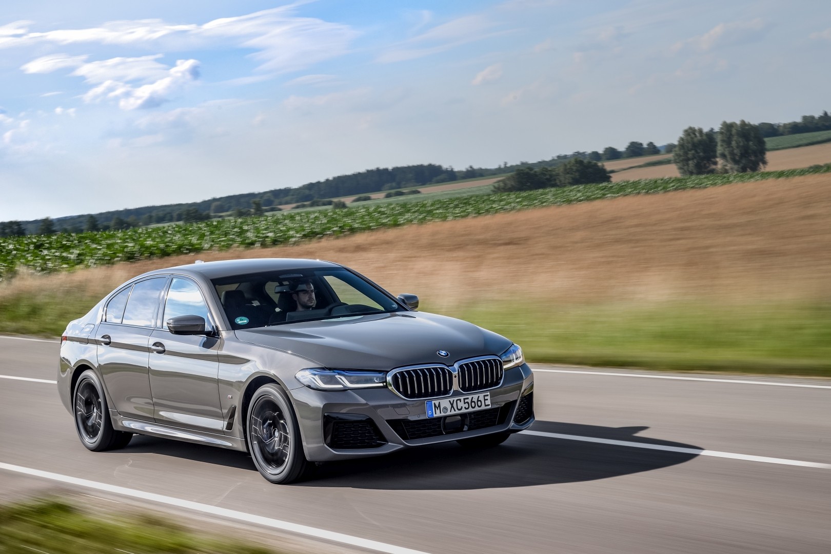 Bmw 5 Series Sedan photo 125