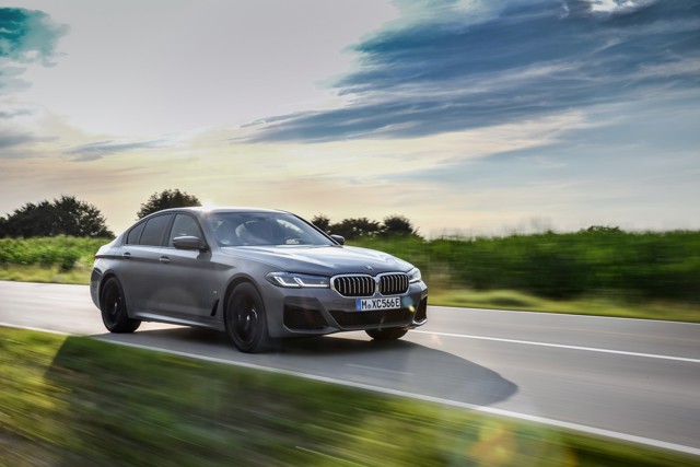 Bmw 5 Series Sedan photo 126