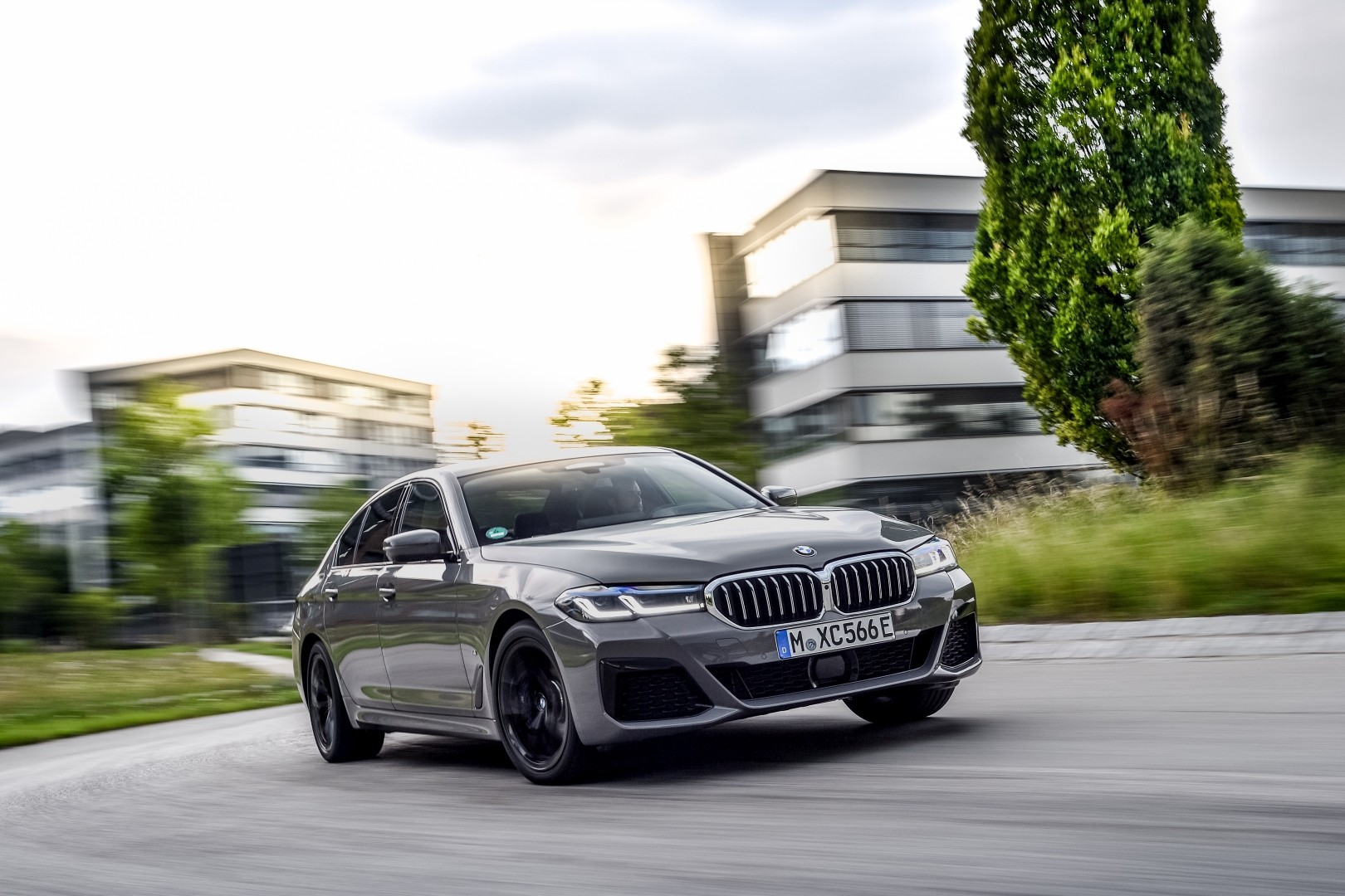 Bmw 5 Series Sedan photo 128
