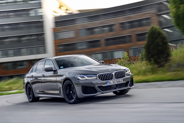 Bmw 5 Series Sedan photo 130