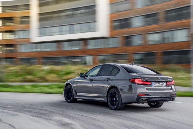 Bmw 5 Series Sedan photo 131