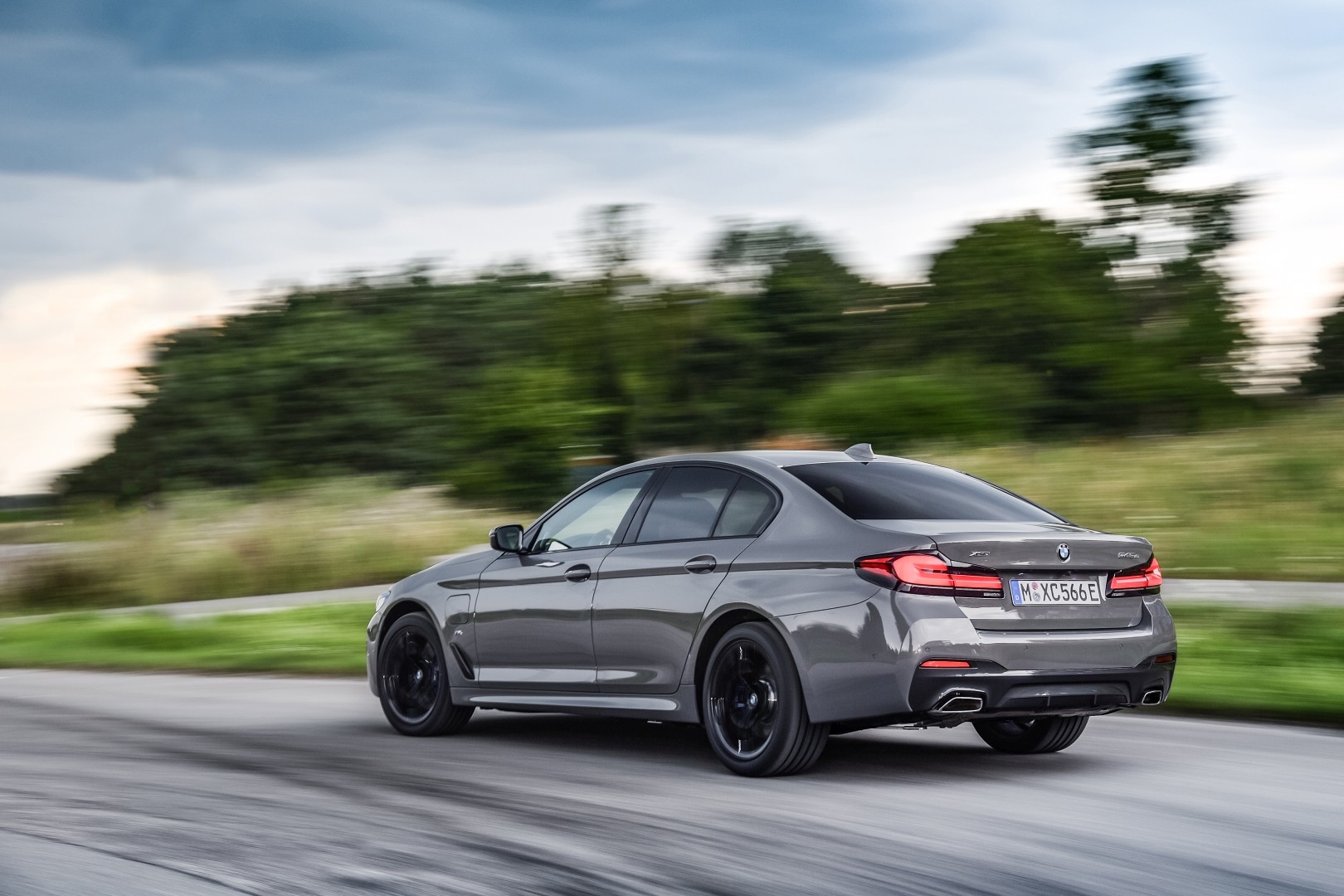 Bmw 5 Series Sedan photo 132