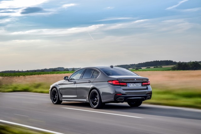 Bmw 5 Series Sedan photo 133