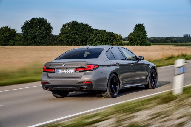 Bmw 5 Series Sedan photo 135
