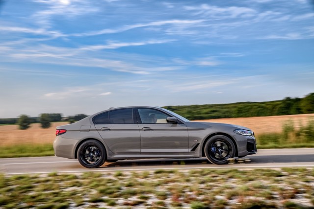 Bmw 5 Series Sedan photo 136
