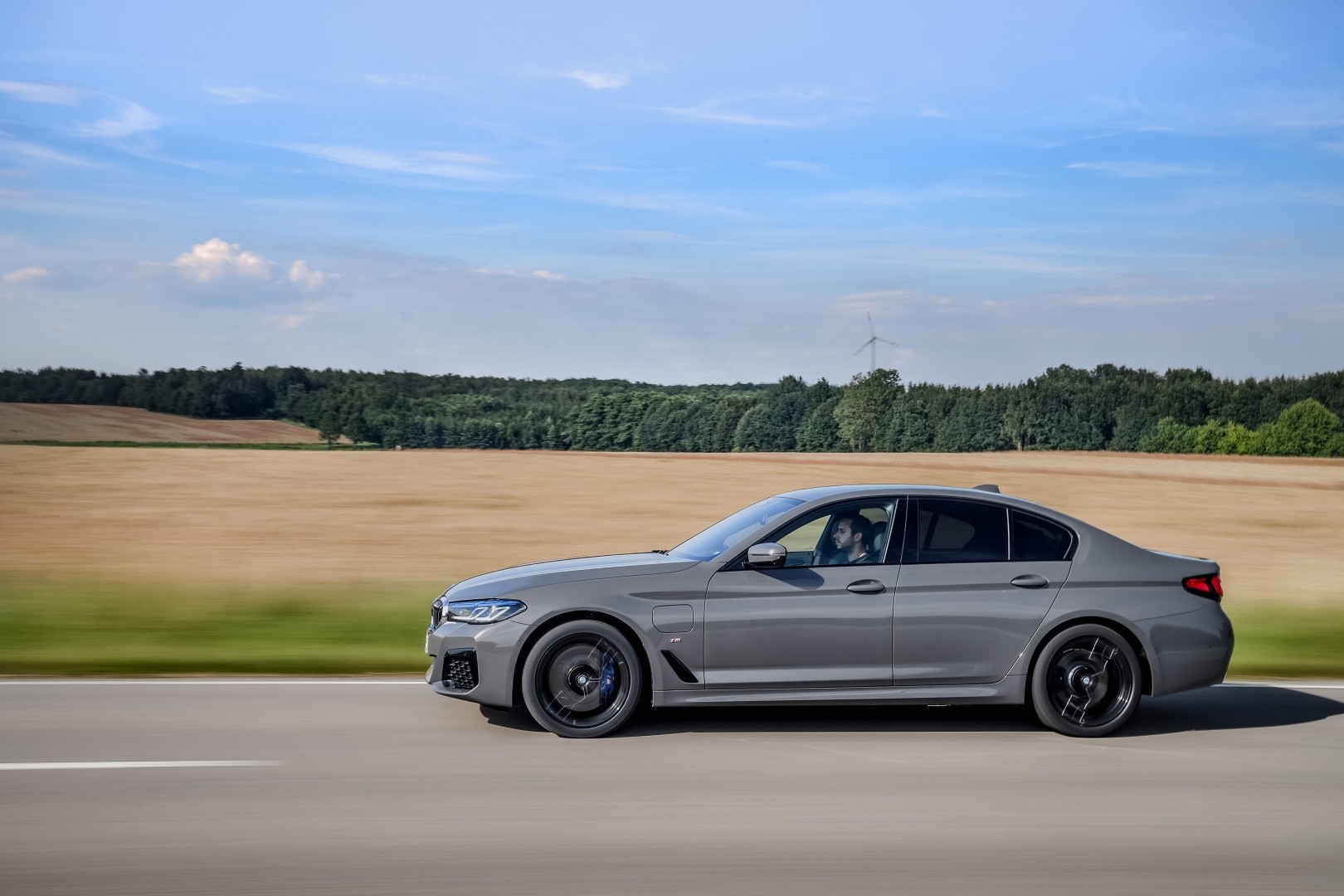 Bmw 5 Series Sedan photo 140