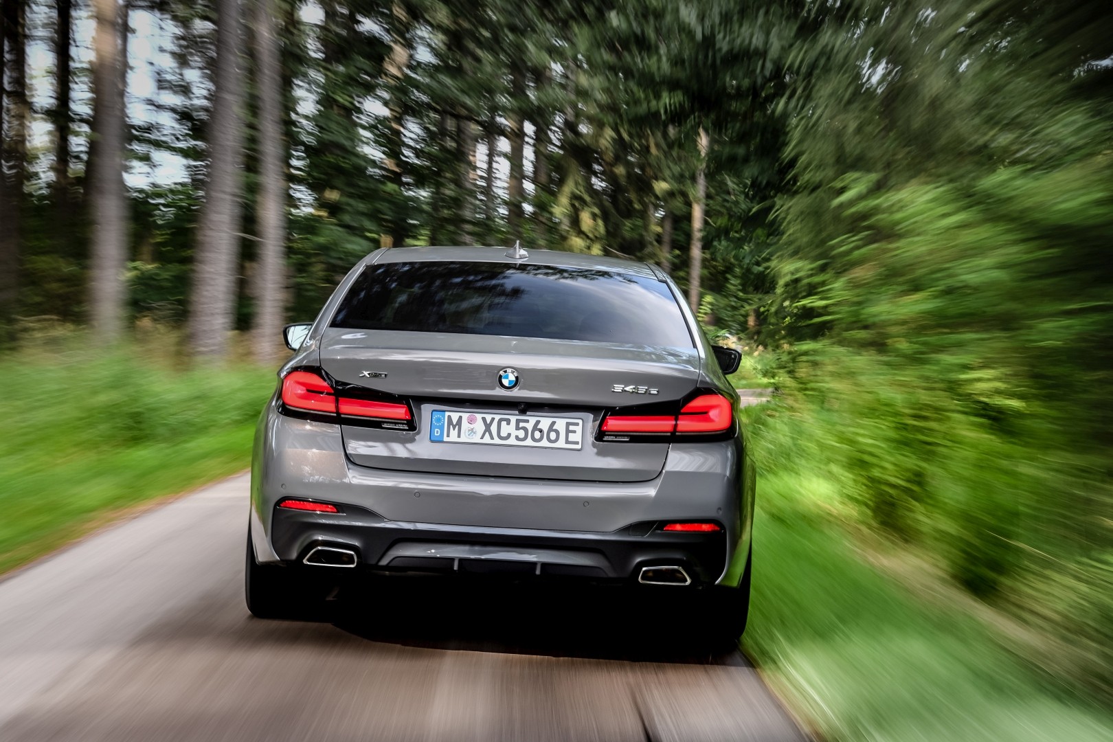 Bmw 5 Series Sedan photo 142