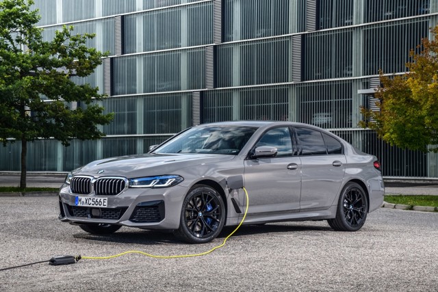 Bmw 5 Series Sedan photo 144