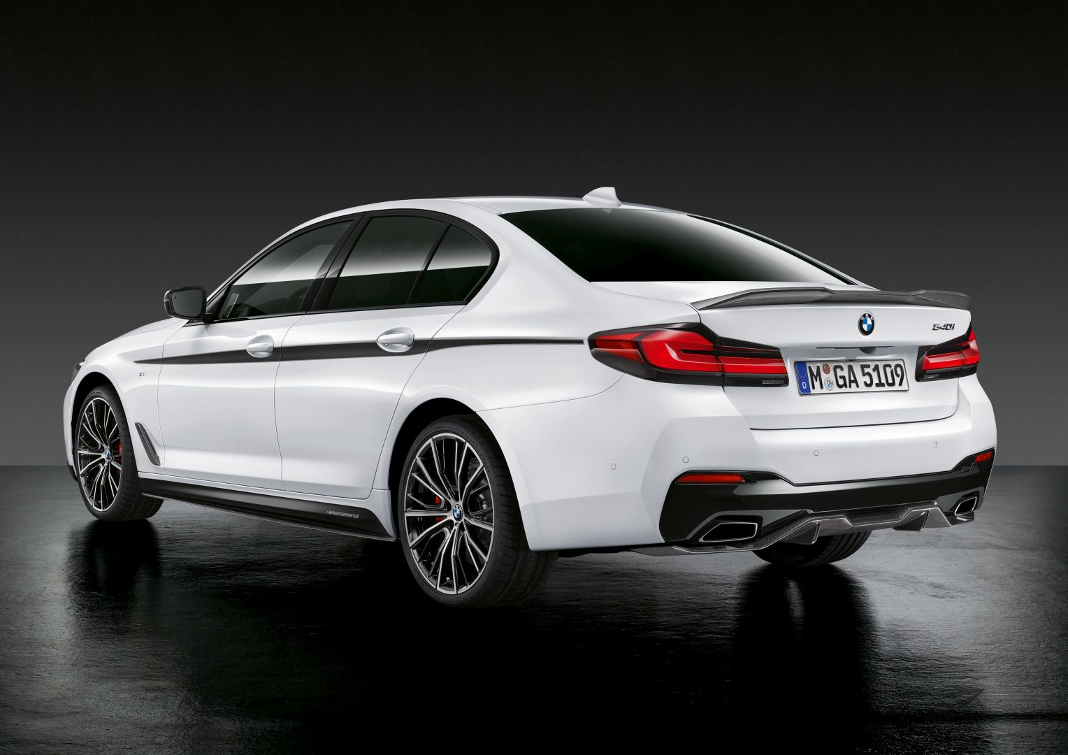 Bmw 5 Series Sedan photo 3
