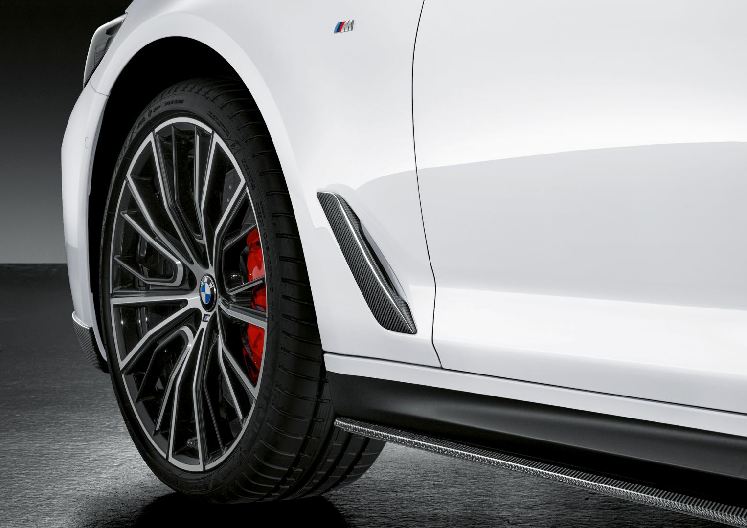 Bmw 5 Series Sedan photo 10