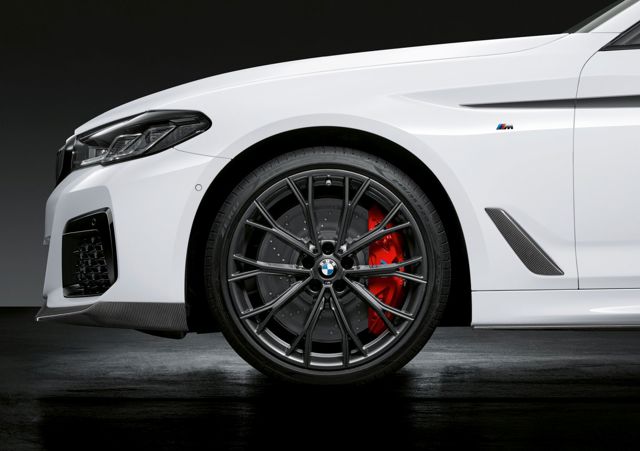 Bmw 5 Series Sedan photo 16
