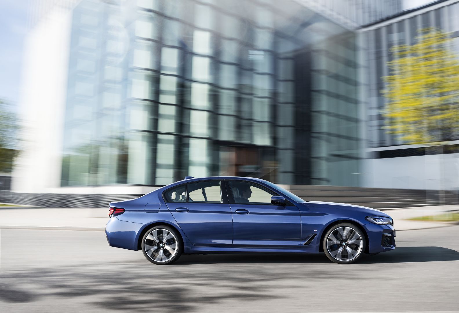 Bmw 5 Series Sedan photo 22