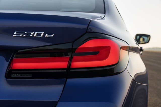 Bmw 5 Series Sedan photo 25