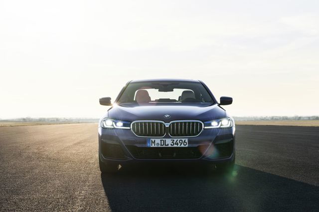 Bmw 5 Series Sedan photo 26