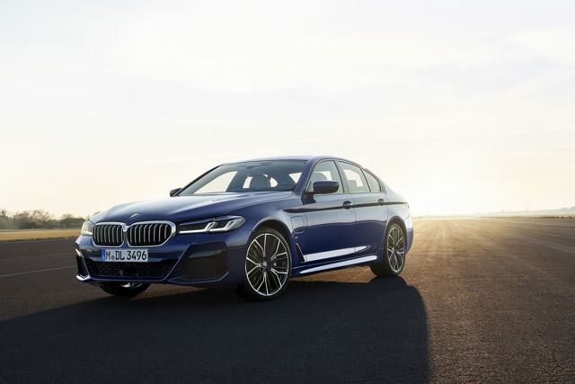 Bmw 5 Series Sedan photo 27