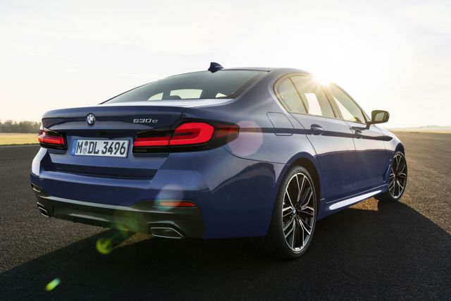 Bmw 5 Series Sedan photo 28