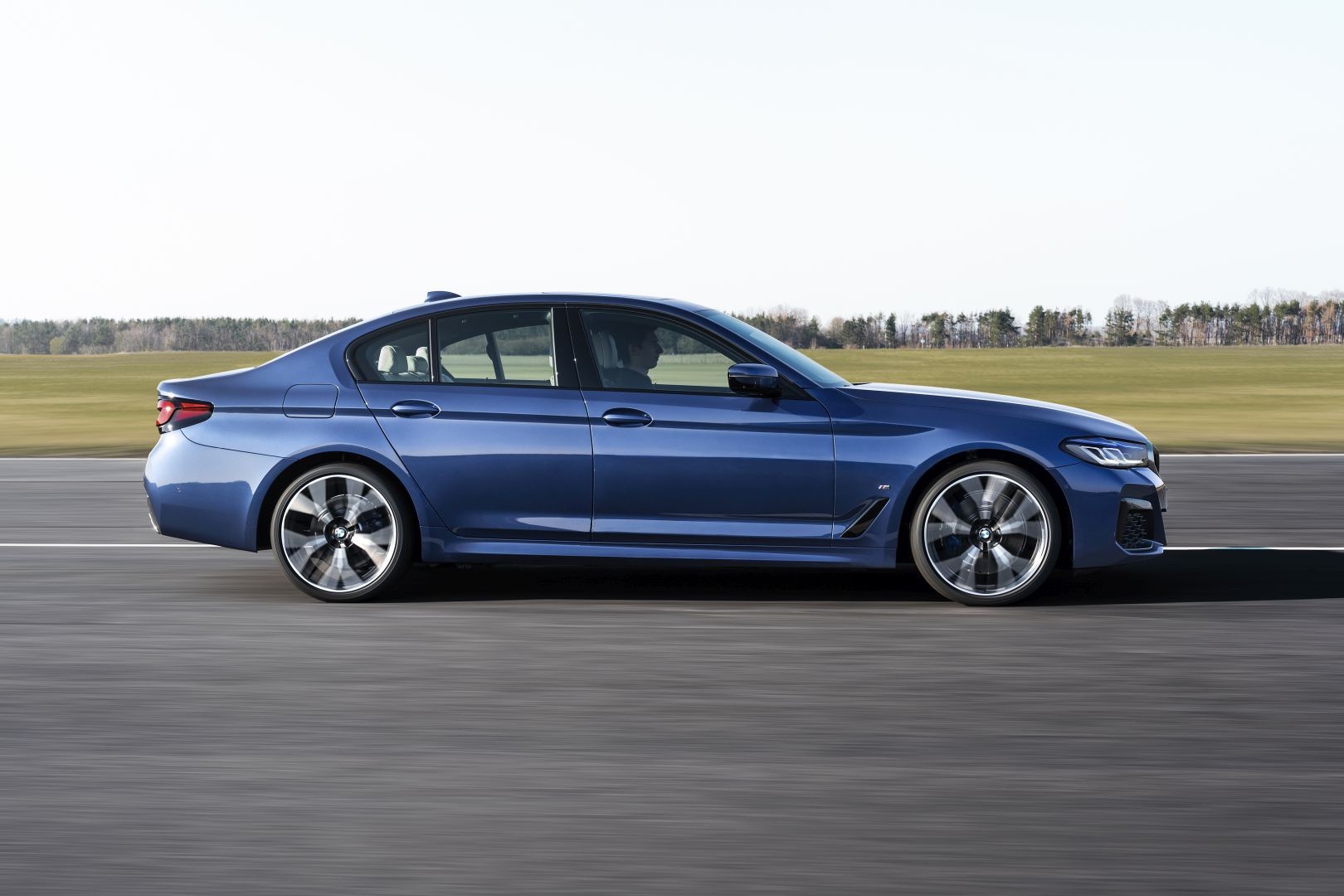 Bmw 5 Series Sedan photo 33