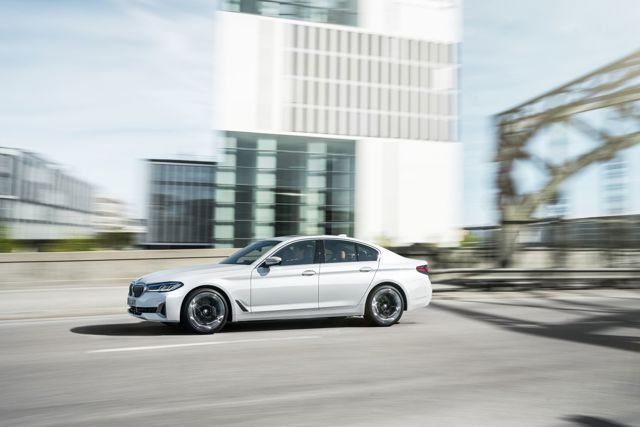 Bmw 5 Series Sedan photo 60
