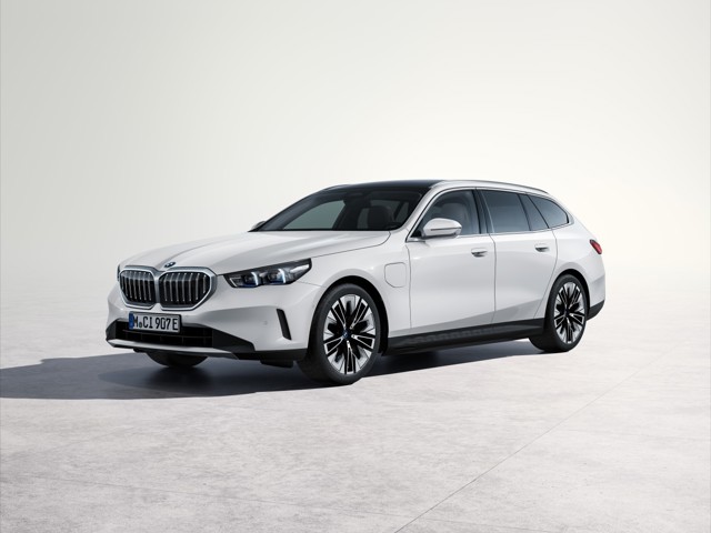 Bmw 5 Series Touring photo 7