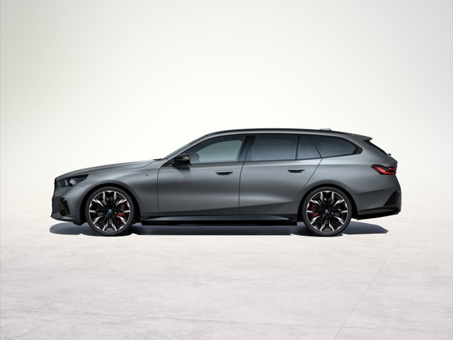 Bmw 5 Series Touring photo 15