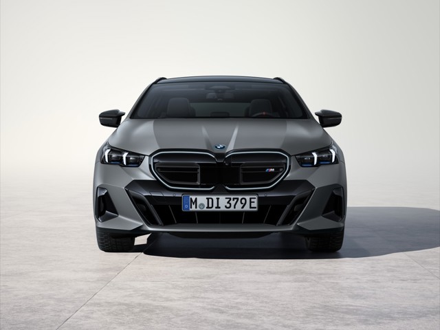 Bmw 5 Series Touring photo 16