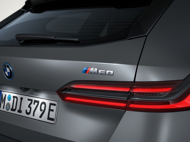 Bmw 5 Series Touring photo 19