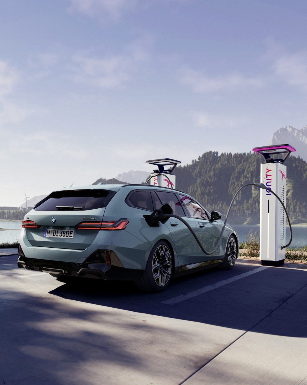 Bmw 5 Series Touring photo 23