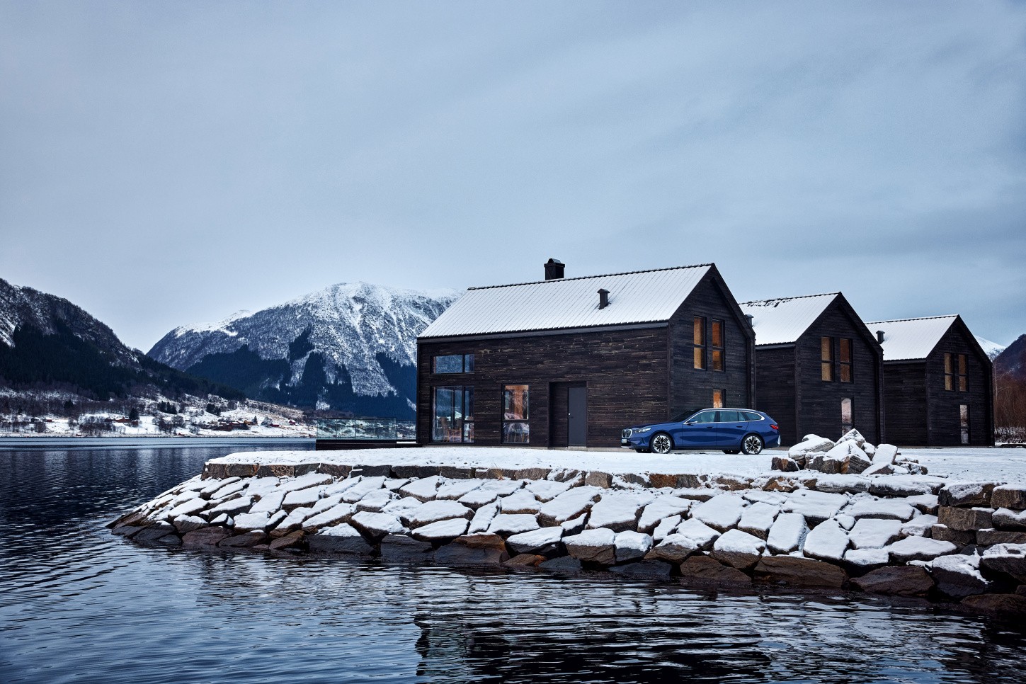 Bmw 5 Series Touring photo 26