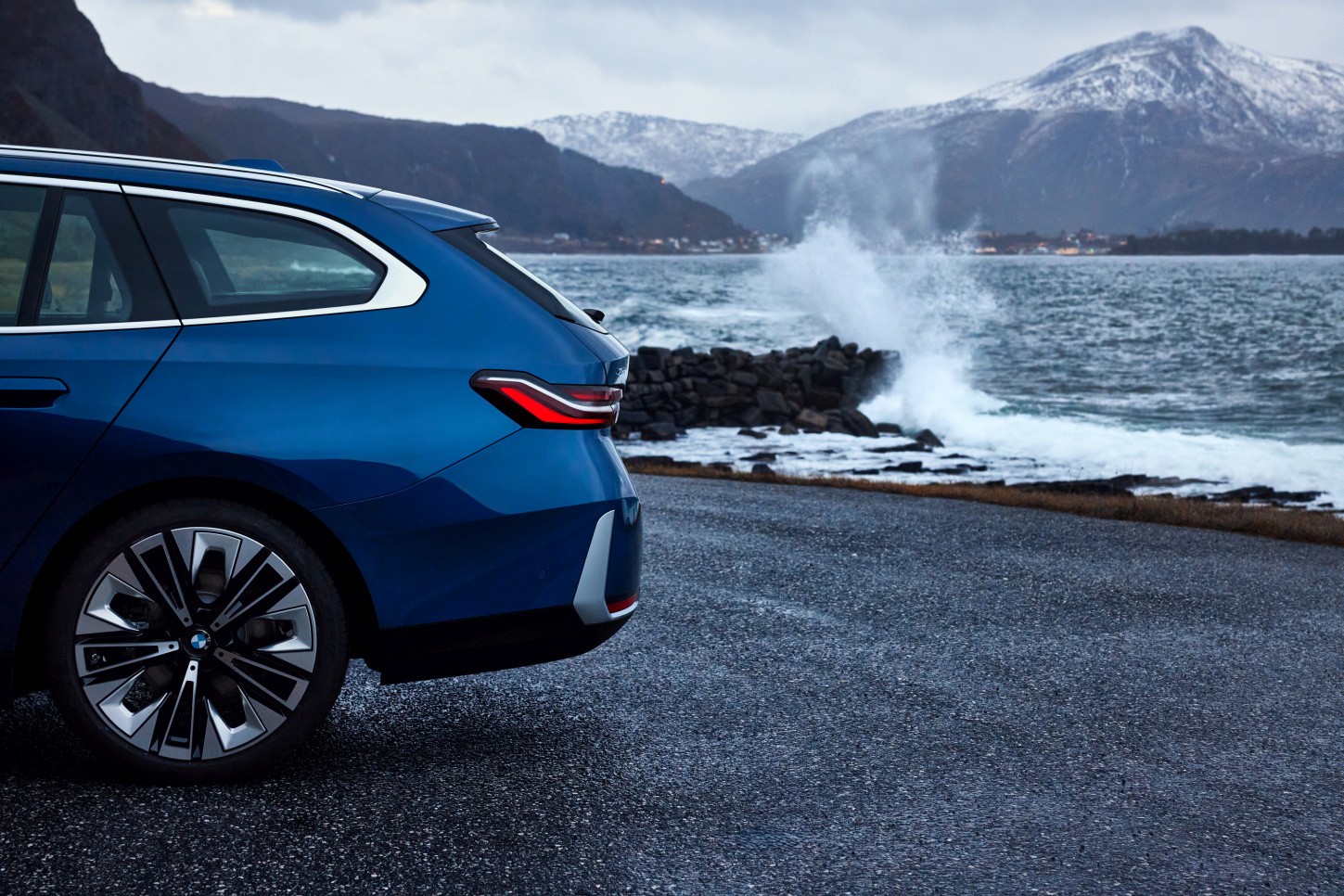 Bmw 5 Series Touring photo 46