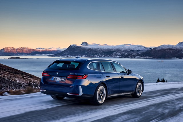Bmw 5 Series Touring photo 53