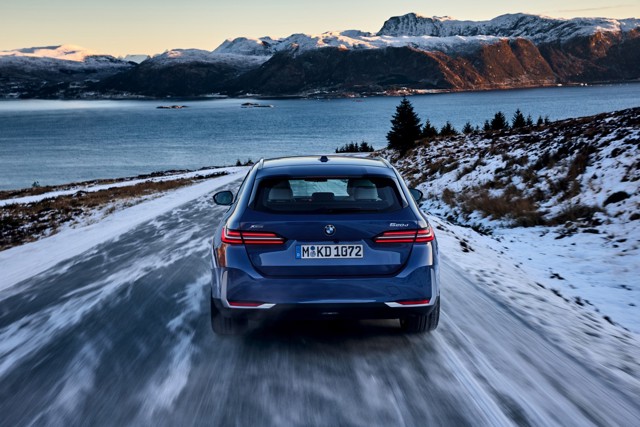 Bmw 5 Series Touring photo 55