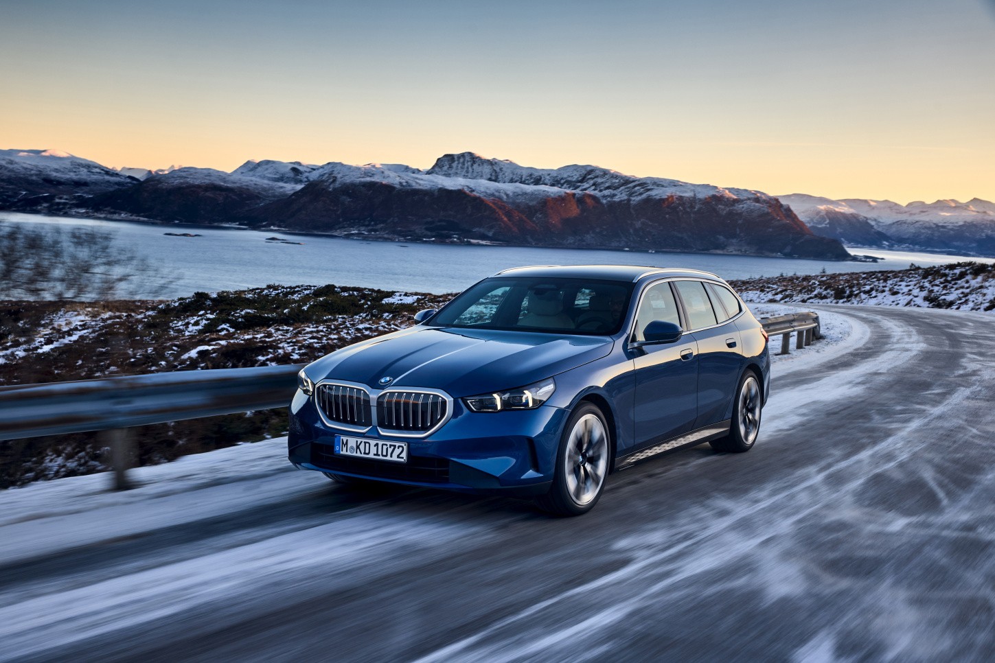 Bmw 5 Series Touring photo 58