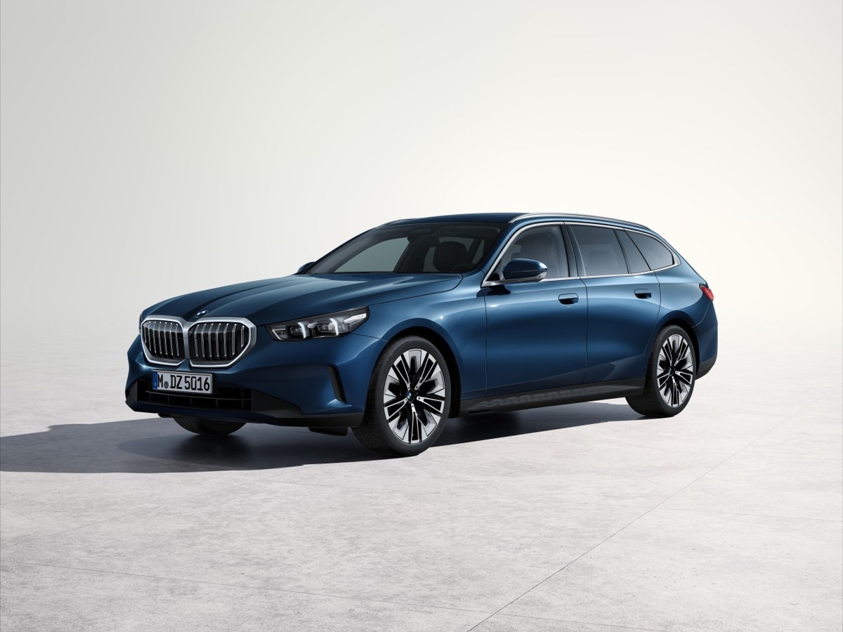 Bmw BMW 5 Series Touring (E61) 530i 6MT RWD (258 HP)