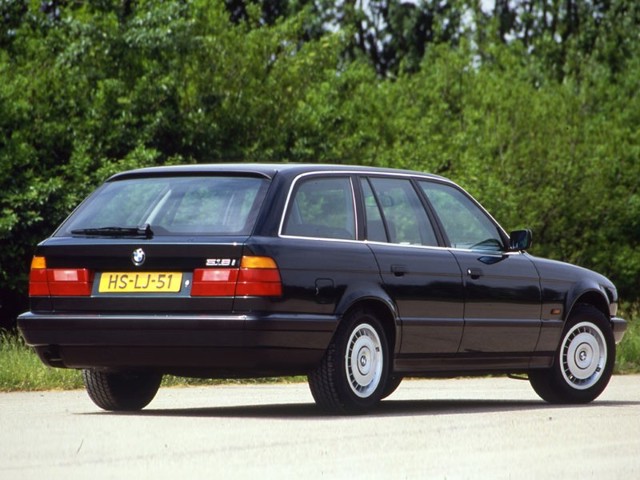 Bmw 5 Series Touring foto 11