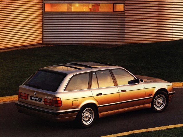 Bmw 5 Series Touring foto 14