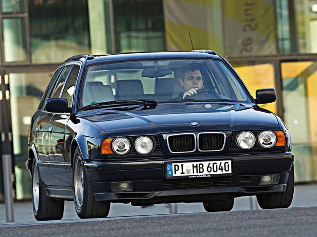 Bmw 5 Series Touring foto 16